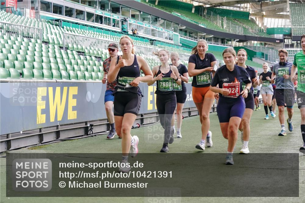 13.09.2026 - 21. swb-Marathon Bremen Michael Burmester http://msf.ph/oto/10421391 13.09.2026 13:22:11 Laufen im Stadion 128, 160, 211, 258, 343, 351, 423, 441, 571, 601, 620, 782, 851, 1060, 1094, 1157, 1158, 1177, 1259, 1316, 1344, 1417, 1439, 1518, 1657, 1669, 1676, 1691, 1729, 1808, 1846, 1883, 2139, 2201, 2213, 2258, 2278, 2290, 2414, 2504, 2526, 2551, 2619, 2632, 2652, 2660, 2685, 2711, 2736, 2828, 2954, 2964, 2995, 3004, 3010, 3022, 3034, 3070, 3074, 3144, 3225, 3351, 3530, 3682, 3784, 4020, 4054, 4406, 4407, 4431, 4584, 1506 meine-sportfotos.de