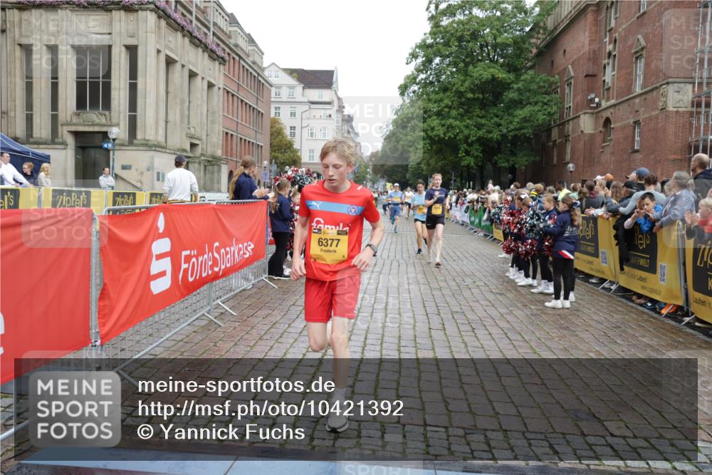 13.09.2026 - Kiel Lauf Yannick Fuchs http://msf.ph/oto/10421392 13.09.2026 09:43:23 Ziel 255, 401, 623, 1508, 4256, 5929, 6377, 7099, 7532, 7857, 8066, 8808, 10189, 1040, 1213, 3041, 3849, 3850, 5530, 7874, 8191, 8870, 9311, 9354, 9629, 9933, 10047, 10118, 11721, 11753, 12259, 12678, 40, 1049, 1833, 1857, 4171, 5964, 7773, 7905, 8770, 8834, 9323, 9934, 10300, 10460, 11246, 12101, 12164, 12575, 762, 3827, 4322, 8870, 9311, 9519, 11721, 12678 meine-sportfotos.de