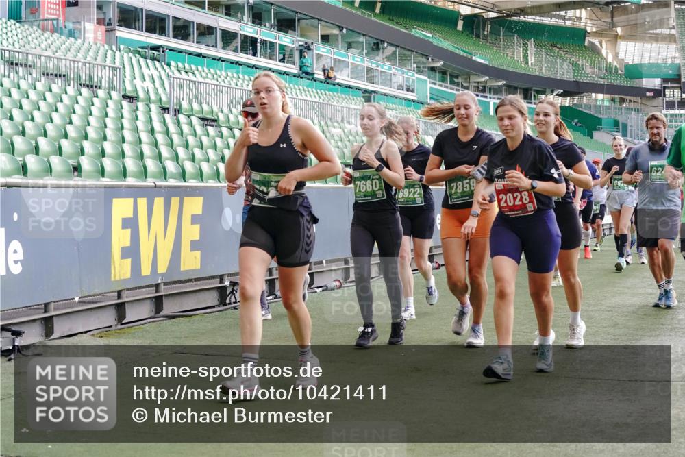 13.09.2026 - 21. swb-Marathon Bremen Michael Burmester http://msf.ph/oto/10421411 13.09.2026 13:22:12 Laufen im Stadion 128, 160, 211, 258, 343, 351, 423, 441, 571, 601, 620, 782, 851, 1060, 1094, 1157, 1158, 1177, 1178, 1259, 1316, 1344, 1417, 1518, 1657, 1669, 1676, 1691, 1729, 1788, 1808, 1846, 1883, 2139, 2201, 2213, 2258, 2290, 2414, 2504, 2526, 2551, 2619, 2632, 2652, 2660, 2685, 2711, 2736, 2828, 2954, 2964, 2995, 3004, 3010, 3022, 3034, 3070, 3074, 3144, 3225, 3351, 3530, 3682, 3784, 4020, 4054, 4406, 4407, 4431, 4584, 1506 meine-sportfotos.de