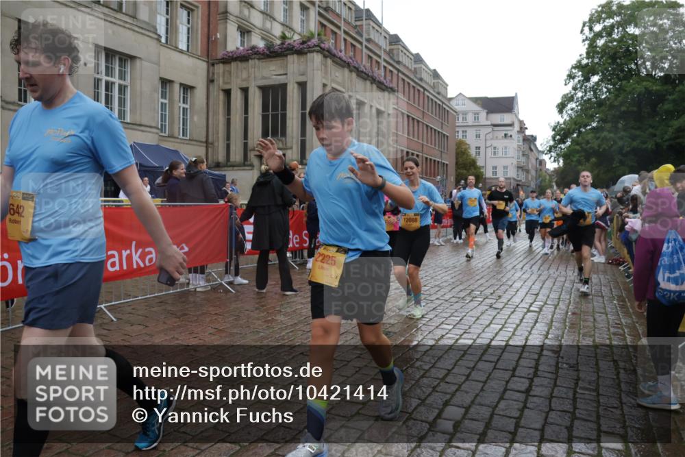 13.09.2026 - Kiel Lauf Yannick Fuchs http://msf.ph/oto/10421414 13.09.2026 10:54:14 Ziel 243, 394, 548, 932, 1343, 1613, 1740, 1765, 2196, 2471, 2579, 2746, 3293, 3337, 3649, 3729, 4264, 4310, 4525, 4582, 4827, 5119, 5392, 6519, 6888, 7276, 8640, 8849, 8925, 9088, 9400, 9863, 10084, 10119, 10443, 11961, 12746, 661, 1117, 1424, 1740, 2033, 2225, 2433, 2683, 2843, 3024, 3092, 3269, 3817, 3822, 3886, 3962, 4045, 4101, 4249, 4276, 4581, 4633, 4701, 4867, 5073, 5203, 5427, 5431, 5506, 5621, 5626, 5650, 5675, 5678, 5680, 5884, 7518, 7535, 9088, 183 meine-sportfotos.de