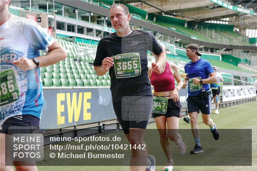 13.09.2026 - 21. swb-Marathon Bremen Michael Burmester http://msf.ph/oto/10421442 13.09.2026 12:59:21 Laufen im Stadion 135, 141, 148, 191, 226, 232, 260, 342, 511, 672, 745, 789, 790, 972, 1080, 1119, 1166, 1191, 1199, 1209, 1281, 1493, 1494, 1516, 1642, 1647, 1931, 1933, 2088, 2210, 2289, 2343, 2367, 2397, 2425, 2481, 2517, 2570, 2577, 2686, 2771, 2806, 2807, 2827, 2885, 2899, 2914, 2953, 2961, 2979, 3015, 3021, 3076, 3098, 3120, 3124, 3138, 3148, 3186, 3190, 3233, 3273, 3338, 3435, 3516, 3531, 3534, 3560, 3652, 3655, 3695, 3855, 3861, 3930, 3933, 3934, 205 meine-sportfotos.de