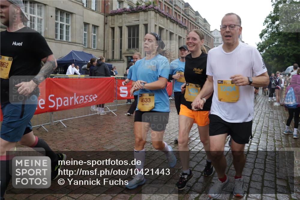 13.09.2026 - Kiel Lauf Yannick Fuchs http://msf.ph/oto/10421443 13.09.2026 10:54:18 Ziel 243, 394, 548, 932, 1343, 1613, 1765, 2196, 2471, 2579, 2746, 3293, 3337, 3729, 4246, 4310, 4525, 4582, 4827, 5318, 5392, 6519, 6888, 8328, 8640, 8849, 9400, 9655, 9863, 10443, 11961, 12746, 1117, 1424, 1740, 2033, 2683, 2843, 3024, 3092, 3269, 3649, 3817, 3822, 3886, 3962, 4045, 4101, 4249, 4264, 4276, 4581, 4633, 4701, 4867, 5073, 5119, 5203, 5392, 5427, 5431, 5506, 5621, 5626, 5650, 5675, 5678, 5680, 5884, 6519, 7276, 7518, 7535, 8925, 9088, 183 meine-sportfotos.de