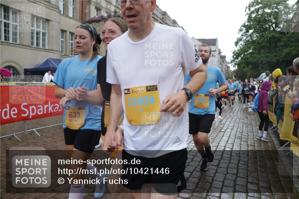 13.09.2026 - Kiel Lauf Yannick Fuchs http://msf.ph/oto/10421446 13.09.2026 10:54:18 Ziel 243, 394, 548, 932, 1343, 1613, 1765, 2196, 2471, 2579, 2746, 3293, 3337, 3729, 4246, 4310, 4525, 4582, 4827, 5318, 5392, 6519, 6888, 8328, 8640, 8849, 9400, 9655, 9863, 10443, 11961, 12746, 1117, 1424, 1740, 2033, 2683, 2843, 3024, 3092, 3269, 3649, 3817, 3822, 3886, 3962, 4045, 4101, 4249, 4264, 4276, 4581, 4633, 4701, 4867, 5073, 5119, 5203, 5392, 5427, 5431, 5506, 5621, 5626, 5650, 5675, 5678, 5680, 5884, 6519, 7276, 7518, 7535, 8925, 9088, 183 meine-sportfotos.de