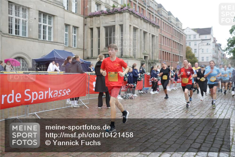 13.09.2026 - Kiel Lauf Yannick Fuchs http://msf.ph/oto/10421458 13.09.2026 10:54:21 Ziel 243, 394, 548, 932, 1343, 1613, 1765, 2196, 2259, 2579, 3337, 3729, 4246, 4310, 4827, 5318, 5578, 6063, 6208, 6571, 6888, 8328, 8640, 8711, 8849, 9400, 9655, 9863, 10049, 12746, 1117, 1740, 2033, 2471, 2579, 2683, 2746, 3024, 3092, 3269, 3293, 3649, 3817, 3822, 3886, 4045, 4101, 4264, 4276, 4525, 4581, 4582, 4701, 4867, 5073, 5119, 5203, 5392, 5427, 5431, 5506, 5621, 5626, 5650, 5675, 5678, 5680, 5884, 6519, 7276, 7518, 7535, 8849, 8925, 9088, 9400 meine-sportfotos.de