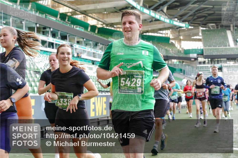 13.09.2026 - 21. swb-Marathon Bremen Michael Burmester http://msf.ph/oto/10421459 13.09.2026 13:22:13 Laufen im Stadion 128, 160, 211, 258, 343, 351, 423, 441, 571, 601, 620, 782, 851, 1060, 1094, 1157, 1158, 1177, 1178, 1259, 1316, 1344, 1417, 1518, 1657, 1669, 1676, 1691, 1729, 1788, 1808, 1846, 1883, 2139, 2201, 2213, 2258, 2290, 2414, 2504, 2526, 2551, 2619, 2632, 2652, 2660, 2685, 2711, 2736, 2828, 2954, 2964, 2995, 3004, 3010, 3022, 3034, 3070, 3074, 3144, 3225, 3351, 3505, 3530, 3682, 3784, 4020, 4054, 4406, 4407, 4431, 4584, 1506 meine-sportfotos.de