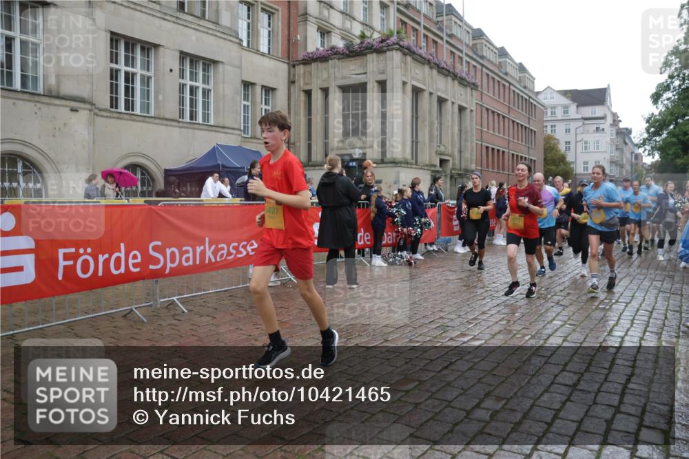 13.09.2026 - Kiel Lauf Yannick Fuchs http://msf.ph/oto/10421465 13.09.2026 10:54:21 Ziel 243, 394, 548, 932, 1343, 1613, 1765, 2196, 2259, 2579, 3337, 3729, 4246, 4310, 4827, 5318, 5578, 6063, 6208, 6571, 6888, 8328, 8640, 8711, 8849, 9400, 9655, 9863, 10049, 12746, 1117, 1740, 2033, 2471, 2579, 2683, 2746, 3024, 3092, 3269, 3293, 3649, 3817, 3822, 3886, 4045, 4101, 4264, 4276, 4525, 4581, 4582, 4701, 4867, 5073, 5119, 5203, 5392, 5427, 5431, 5506, 5621, 5626, 5650, 5675, 5678, 5680, 5884, 6519, 7276, 7518, 7535, 8849, 8925, 9088, 9400 meine-sportfotos.de