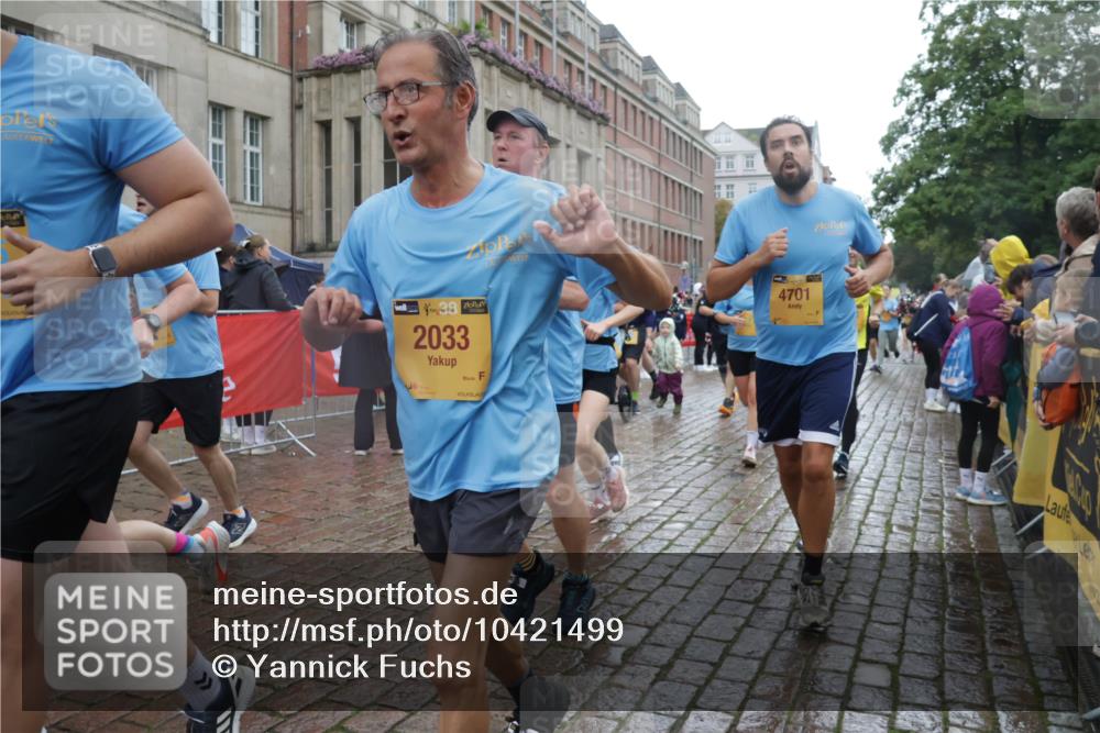 13.09.2026 - Kiel Lauf Yannick Fuchs http://msf.ph/oto/10421499 13.09.2026 10:54:25 Ziel 394, 932, 1127, 1613, 1765, 2259, 3729, 4246, 4827, 5318, 5560, 5578, 6063, 6208, 6571, 6887, 7558, 8328, 8640, 8711, 9655, 10049, 11156, 12526, 243, 548, 1117, 1343, 1740, 1765, 2033, 2196, 2471, 2579, 2683, 2746, 3024, 3092, 3269, 3293, 3337, 3649, 3729, 3822, 3886, 4045, 4101, 4264, 4276, 4310, 4525, 4581, 4582, 4701, 4867, 5119, 5203, 5392, 5431, 5506, 5621, 5626, 5650, 5675, 5678, 5680, 6519, 6888, 7276, 7518, 7535, 8640, 8849, 8925, 9088, 9400 meine-sportfotos.de