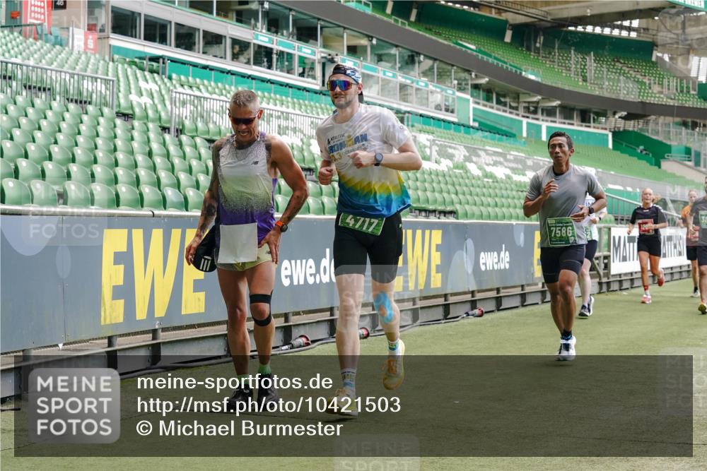 13.09.2026 - 21. swb-Marathon Bremen Michael Burmester http://msf.ph/oto/10421503 13.09.2026 12:59:26 Laufen im Stadion 135, 141, 148, 191, 226, 232, 260, 342, 511, 672, 745, 789, 790, 972, 1080, 1119, 1166, 1209, 1281, 1368, 1493, 1494, 1516, 1642, 1647, 1861, 1931, 1933, 1935, 2088, 2210, 2289, 2343, 2367, 2425, 2481, 2517, 2570, 2577, 2686, 2771, 2806, 2807, 2827, 2885, 2899, 2914, 2953, 2961, 2979, 3015, 3021, 3076, 3098, 3105, 3120, 3124, 3138, 3148, 3186, 3190, 3233, 3273, 3338, 3354, 3435, 3516, 3531, 3534, 3560, 3652, 3655, 3855, 3861, 3930, 3933, 3934, 205 meine-sportfotos.de