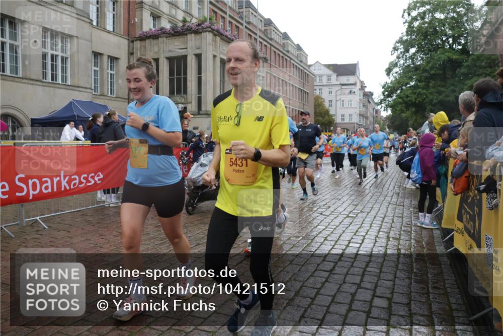 13.09.2026 - Kiel Lauf Yannick Fuchs http://msf.ph/oto/10421512 13.09.2026 10:54:27 Ziel 394, 932, 1127, 1287, 1613, 2259, 4246, 4827, 5318, 5560, 5578, 6063, 6166, 6208, 6571, 6887, 7558, 8328, 8711, 9462, 9633, 9655, 10049, 11156, 12526, 12710, 243, 548, 932, 1117, 1343, 1613, 1740, 1765, 2196, 2471, 2579, 2683, 2746, 3024, 3269, 3293, 3337, 3649, 3729, 3886, 4045, 4101, 4264, 4276, 4310, 4525, 4581, 4582, 4827, 4867, 5119, 5203, 5392, 5431, 5506, 5621, 5626, 5650, 5675, 5678, 5680, 6519, 6888, 7276, 7518, 7535, 8640, 8849, 8925, 9088, 9400, 396 meine-sportfotos.de