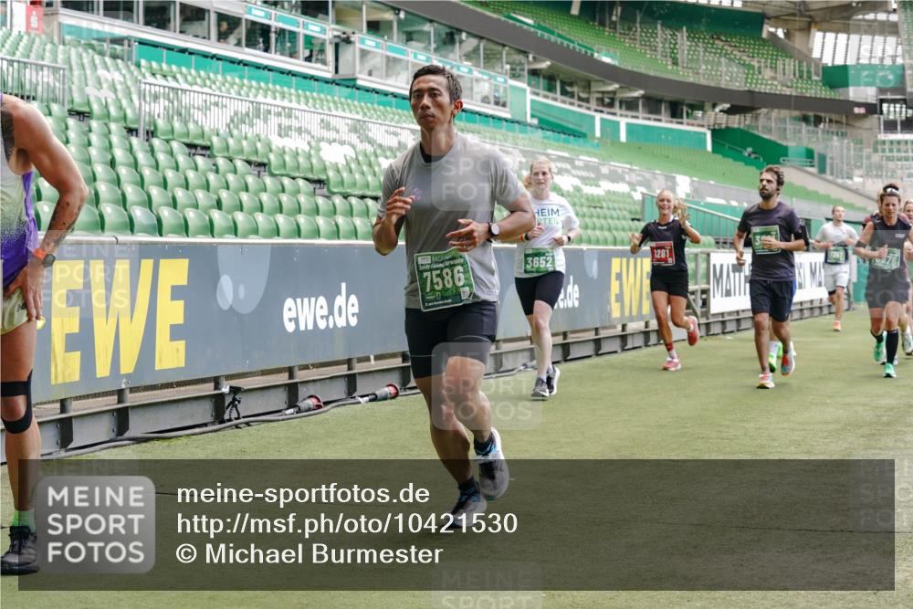 13.09.2026 - 21. swb-Marathon Bremen Michael Burmester http://msf.ph/oto/10421530 13.09.2026 12:59:27 Laufen im Stadion 135, 141, 148, 191, 226, 232, 260, 342, 511, 651, 672, 745, 789, 790, 972, 1080, 1119, 1166, 1209, 1281, 1368, 1493, 1494, 1516, 1642, 1647, 1861, 1931, 1933, 1935, 2088, 2210, 2289, 2293, 2343, 2367, 2425, 2481, 2517, 2570, 2577, 2686, 2771, 2806, 2807, 2827, 2885, 2899, 2914, 2953, 2961, 2979, 3015, 3021, 3076, 3098, 3105, 3120, 3124, 3148, 3186, 3190, 3233, 3273, 3338, 3354, 3435, 3516, 3531, 3534, 3560, 3652, 3655, 3855, 3861, 3930, 3933, 3934, 205 meine-sportfotos.de