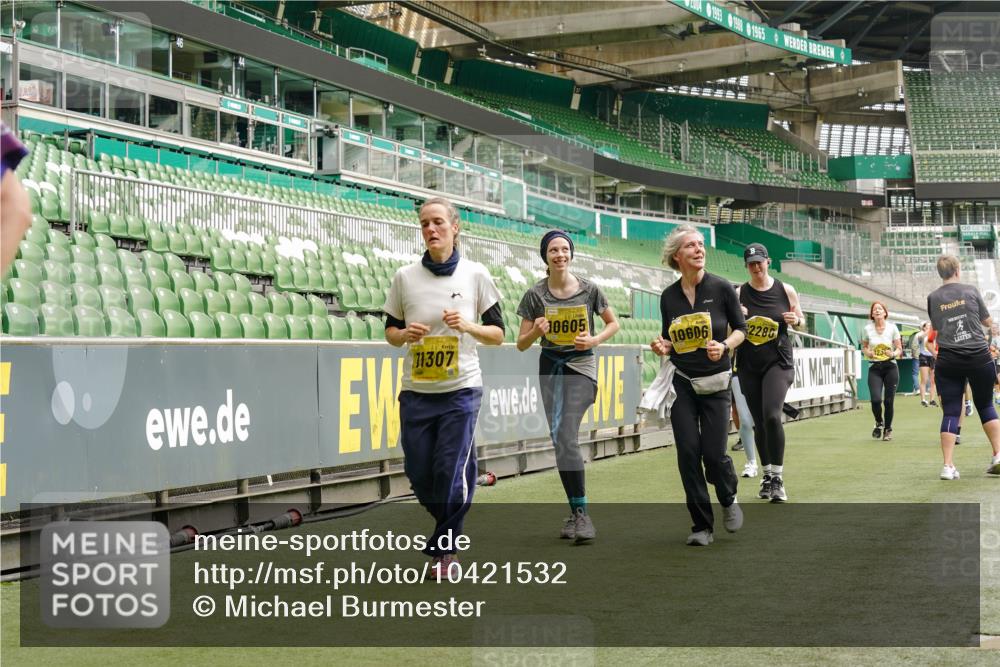 13.09.2026 - 21. swb-Marathon Bremen Michael Burmester http://msf.ph/oto/10421532 13.09.2026 10:45:02 Laufen im Stadion 10137, 10176, 10191, 10192, 10194, 10202, 10242, 10295, 10325, 10335, 10344, 10430, 10459, 10513, 10524, 10568, 10600, 10605, 10606, 10629, 10651, 10679, 10713, 10756, 10779, 10882, 10979, 10997, 10999, 11081, 11200, 11233, 11307, 11309, 11333, 11337, 11355, 11367, 11385, 11408, 11448, 11495, 11629, 11808, 11932, 11943, 12057, 12089, 12151, 12153, 12177, 12178, 12224, 12226, 12311, 12321, 12334, 12539, 10148 meine-sportfotos.de