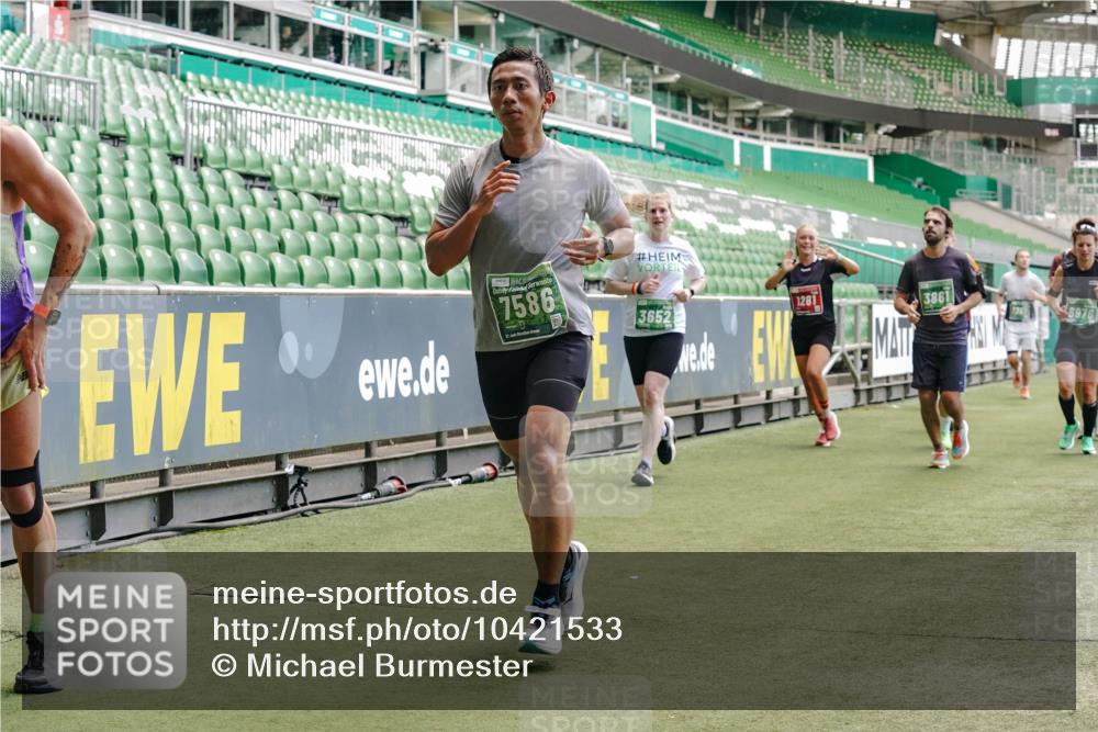13.09.2026 - 21. swb-Marathon Bremen Michael Burmester http://msf.ph/oto/10421533 13.09.2026 12:59:27 Laufen im Stadion 135, 141, 148, 191, 226, 232, 260, 342, 511, 651, 672, 745, 789, 790, 972, 1080, 1119, 1166, 1209, 1281, 1368, 1493, 1494, 1516, 1642, 1647, 1861, 1931, 1933, 1935, 2088, 2210, 2289, 2293, 2343, 2367, 2425, 2481, 2517, 2570, 2577, 2686, 2771, 2806, 2807, 2827, 2885, 2899, 2914, 2953, 2961, 2979, 3015, 3021, 3076, 3098, 3105, 3120, 3124, 3148, 3186, 3190, 3233, 3273, 3338, 3354, 3435, 3516, 3531, 3534, 3560, 3652, 3655, 3855, 3861, 3930, 3933, 3934, 205 meine-sportfotos.de