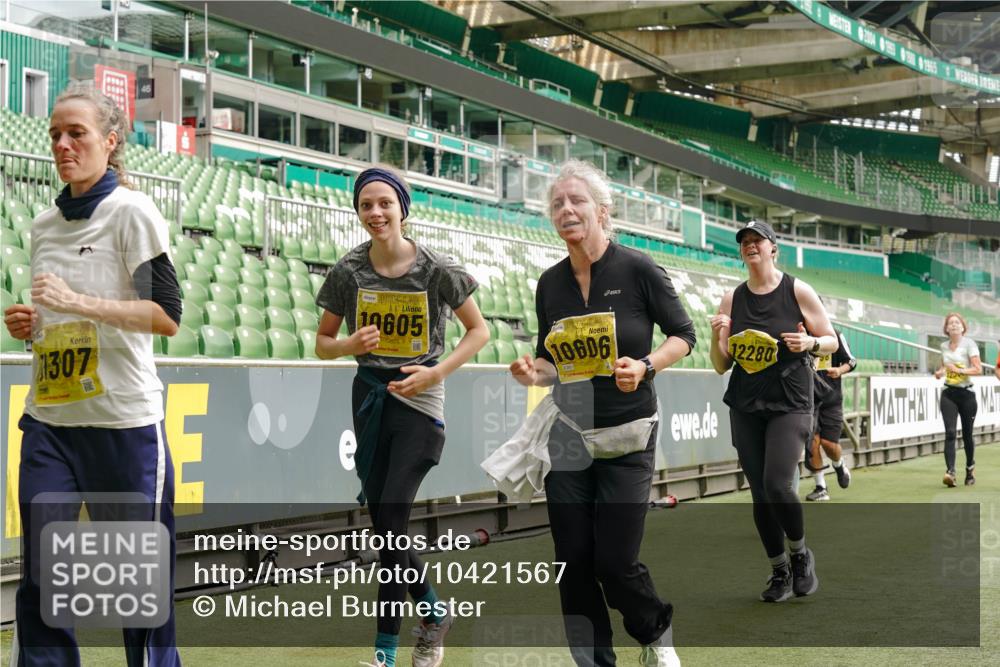 13.09.2026 - 21. swb-Marathon Bremen Michael Burmester http://msf.ph/oto/10421567 13.09.2026 10:45:04 Laufen im Stadion 10137, 10176, 10191, 10192, 10194, 10202, 10242, 10295, 10325, 10335, 10344, 10430, 10459, 10472, 10513, 10524, 10568, 10600, 10605, 10606, 10629, 10651, 10679, 10713, 10756, 10779, 10882, 10979, 10997, 10999, 11081, 11200, 11233, 11307, 11309, 11333, 11337, 11355, 11367, 11385, 11408, 11495, 11629, 11808, 11932, 11943, 12057, 12089, 12151, 12153, 12177, 12178, 12224, 12226, 12311, 12321, 12334, 12539, 10148 meine-sportfotos.de