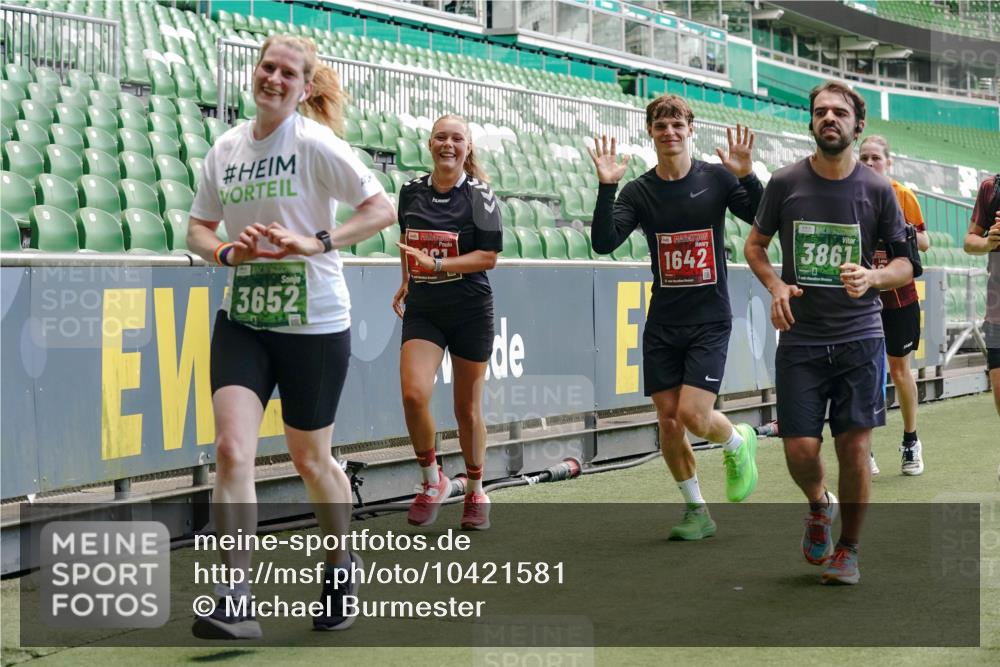 13.09.2026 - 21. swb-Marathon Bremen Michael Burmester http://msf.ph/oto/10421581 13.09.2026 12:59:30 Laufen im Stadion 135, 141, 148, 191, 226, 232, 260, 342, 511, 651, 672, 745, 972, 1080, 1119, 1166, 1209, 1281, 1368, 1493, 1494, 1516, 1642, 1647, 1861, 1931, 1933, 1935, 1963, 2088, 2210, 2289, 2293, 2306, 2343, 2367, 2425, 2481, 2517, 2570, 2577, 2686, 2771, 2806, 2807, 2827, 2885, 2899, 2914, 2953, 2961, 2979, 3015, 3021, 3076, 3098, 3105, 3120, 3124, 3148, 3190, 3233, 3273, 3338, 3354, 3435, 3480, 3516, 3531, 3534, 3560, 3652, 3729, 3855, 3861, 3930, 3933, 3934, 205 meine-sportfotos.de