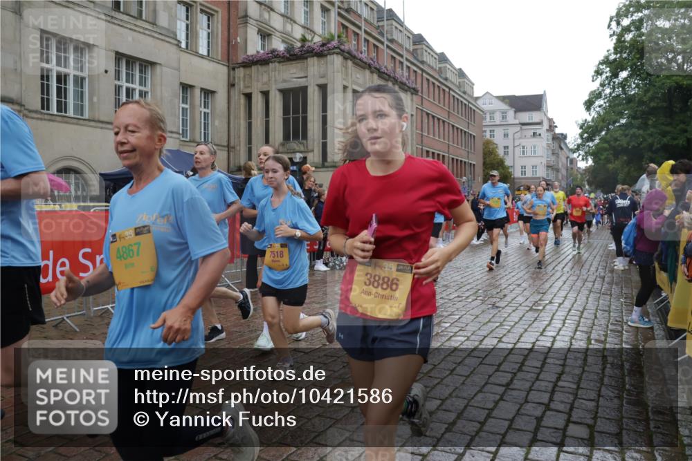 13.09.2026 - Kiel Lauf Yannick Fuchs http://msf.ph/oto/10421586 13.09.2026 10:54:33 Ziel 1127, 1287, 2259, 2506, 4502, 5560, 5578, 5821, 6063, 6166, 6208, 6571, 6887, 6889, 7558, 8542, 8711, 8867, 9297, 9462, 9633, 10015, 10049, 11156, 11529, 11760, 12526, 12529, 12710, 243, 394, 548, 932, 1343, 1613, 1740, 1765, 2196, 2471, 2579, 2746, 3024, 3269, 3293, 3337, 3649, 3729, 3886, 4101, 4246, 4264, 4310, 4525, 4581, 4582, 4827, 4867, 5119, 5318, 5392, 5621, 5675, 5678, 5680, 6519, 6888, 7276, 7518, 7535, 8328, 8640, 8849, 8925, 9088, 9400, 396, 454 meine-sportfotos.de