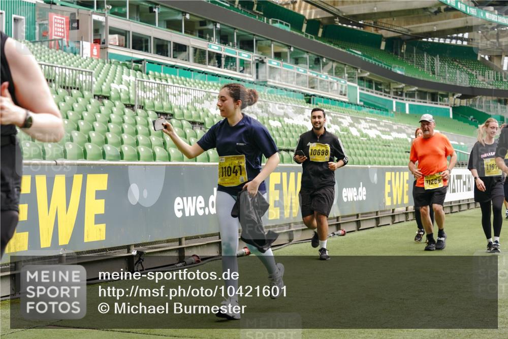 13.09.2026 - 21. swb-Marathon Bremen Michael Burmester http://msf.ph/oto/10421601 13.09.2026 10:45:07 Laufen im Stadion 10137, 10176, 10191, 10192, 10194, 10202, 10242, 10295, 10325, 10335, 10344, 10430, 10459, 10472, 10513, 10524, 10568, 10600, 10605, 10606, 10629, 10651, 10679, 10713, 10756, 10779, 10882, 10979, 10997, 10999, 11081, 11200, 11233, 11307, 11309, 11337, 11355, 11367, 11385, 11408, 11495, 11629, 11709, 11808, 11821, 11932, 11943, 12057, 12089, 12151, 12153, 12177, 12178, 12224, 12226, 12311, 12321, 12334, 12539, 10148, 10330 meine-sportfotos.de