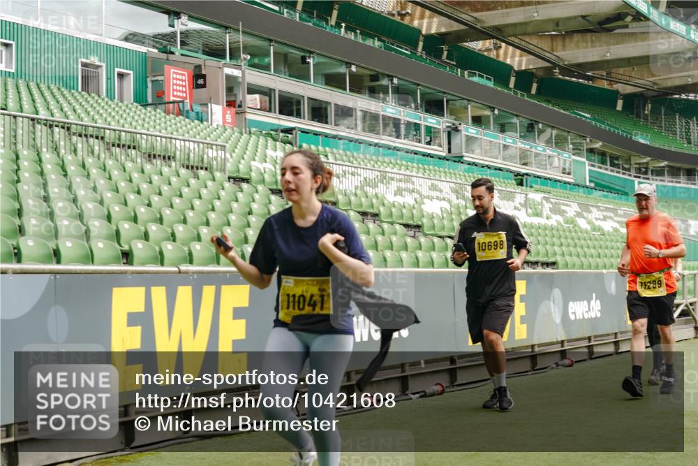 13.09.2026 - 21. swb-Marathon Bremen Michael Burmester http://msf.ph/oto/10421608 13.09.2026 10:45:07 Laufen im Stadion 10137, 10176, 10191, 10192, 10194, 10202, 10242, 10295, 10325, 10335, 10344, 10430, 10459, 10472, 10513, 10524, 10568, 10600, 10605, 10606, 10629, 10651, 10679, 10713, 10756, 10779, 10882, 10979, 10997, 10999, 11081, 11200, 11233, 11307, 11309, 11337, 11355, 11367, 11385, 11408, 11495, 11629, 11709, 11808, 11821, 11932, 11943, 12057, 12089, 12151, 12153, 12177, 12178, 12224, 12226, 12311, 12321, 12334, 12539, 10148, 10330 meine-sportfotos.de