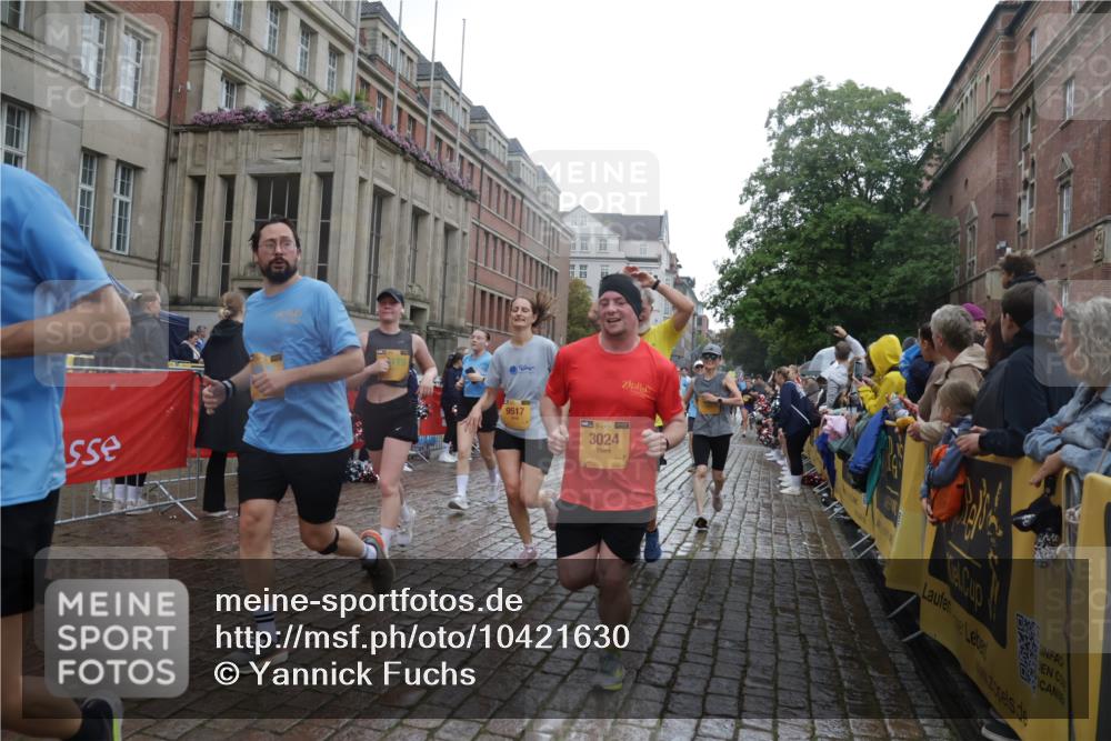 13.09.2026 - Kiel Lauf Yannick Fuchs http://msf.ph/oto/10421630 13.09.2026 10:54:36 Ziel 1127, 1287, 2506, 4502, 4938, 5302, 5560, 5821, 6063, 6166, 6208, 6887, 6889, 7046, 7558, 8542, 8711, 8867, 9297, 9462, 9633, 10015, 10740, 11156, 11529, 11760, 12268, 12526, 12529, 12710, 243, 394, 548, 932, 1343, 1613, 1740, 1765, 2196, 2259, 2471, 2579, 2746, 3024, 3269, 3293, 3337, 3649, 3729, 4246, 4264, 4310, 4525, 4582, 4827, 5119, 5318, 5392, 5578, 5621, 5680, 6063, 6208, 6519, 6571, 6888, 7276, 7535, 8328, 8640, 8711, 8849, 8925, 9088, 9400, 396, 454 meine-sportfotos.de