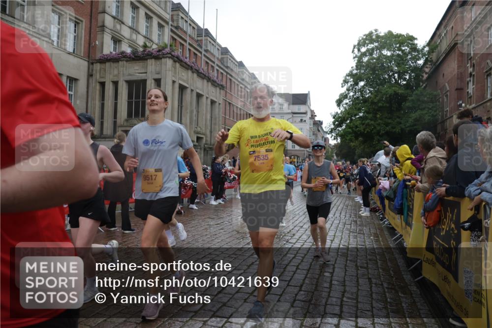 13.09.2026 - Kiel Lauf Yannick Fuchs http://msf.ph/oto/10421639 13.09.2026 10:54:37 Ziel 1127, 1287, 2506, 3939, 4091, 4502, 4938, 5302, 5560, 5821, 6166, 6887, 6889, 7046, 7558, 8542, 8867, 9297, 9424, 9462, 9633, 10015, 10740, 11156, 11529, 11760, 12268, 12526, 12529, 12710, 243, 394, 548, 932, 1127, 1343, 1613, 1740, 1765, 2196, 2259, 2471, 2579, 2746, 3024, 3293, 3337, 3649, 3729, 4246, 4264, 4310, 4525, 4582, 4827, 5119, 5318, 5392, 5578, 5680, 6063, 6208, 6519, 6571, 6887, 6888, 7276, 7535, 7558, 8328, 8640, 8711, 8849, 8925, 9088, 9400, 396, 454 meine-sportfotos.de