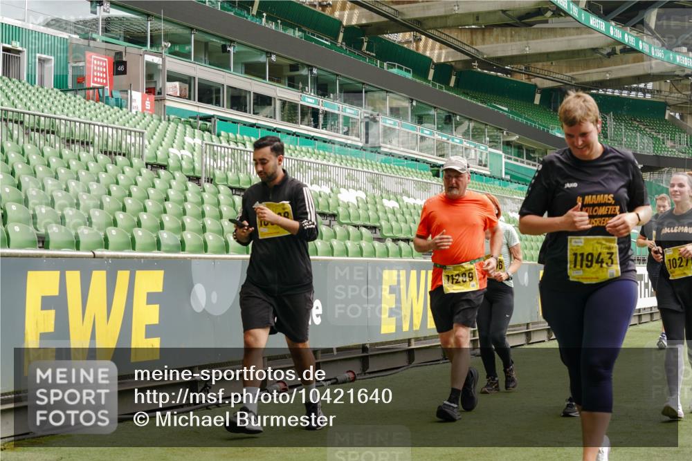 13.09.2026 - 21. swb-Marathon Bremen Michael Burmester http://msf.ph/oto/10421640 13.09.2026 10:45:08 Laufen im Stadion 10137, 10176, 10191, 10192, 10194, 10202, 10242, 10295, 10325, 10335, 10344, 10430, 10459, 10472, 10513, 10524, 10568, 10600, 10605, 10606, 10629, 10651, 10679, 10713, 10756, 10779, 10882, 10979, 10997, 10999, 11081, 11200, 11233, 11307, 11309, 11355, 11367, 11385, 11408, 11495, 11629, 11709, 11808, 11821, 11932, 11943, 12057, 12089, 12151, 12153, 12177, 12178, 12224, 12226, 12311, 12321, 12334, 12539, 10148, 10330 meine-sportfotos.de