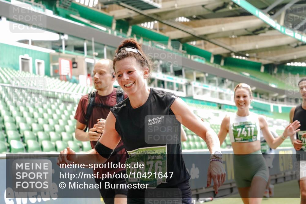 13.09.2026 - 21. swb-Marathon Bremen Michael Burmester http://msf.ph/oto/10421647 13.09.2026 12:59:32 Laufen im Stadion 135, 141, 148, 191, 226, 232, 260, 342, 511, 651, 672, 745, 972, 1080, 1119, 1166, 1209, 1281, 1368, 1493, 1494, 1516, 1642, 1647, 1861, 1931, 1933, 1935, 1963, 2088, 2210, 2289, 2293, 2306, 2343, 2367, 2425, 2481, 2517, 2570, 2577, 2686, 2771, 2806, 2807, 2827, 2885, 2899, 2914, 2953, 2961, 2979, 3015, 3021, 3076, 3098, 3105, 3120, 3124, 3148, 3190, 3233, 3273, 3338, 3354, 3435, 3480, 3516, 3531, 3534, 3560, 3652, 3729, 3855, 3861, 3930, 3933, 3934, 205 meine-sportfotos.de