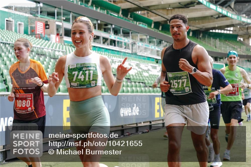 13.09.2026 - 21. swb-Marathon Bremen Michael Burmester http://msf.ph/oto/10421655 13.09.2026 12:59:33 Laufen im Stadion 135, 141, 148, 191, 226, 232, 260, 342, 511, 651, 672, 745, 972, 1080, 1119, 1166, 1209, 1281, 1368, 1493, 1494, 1516, 1642, 1647, 1861, 1931, 1933, 1935, 1963, 2088, 2210, 2289, 2293, 2306, 2322, 2343, 2367, 2425, 2481, 2517, 2570, 2577, 2686, 2771, 2806, 2807, 2827, 2885, 2899, 2914, 2953, 2961, 2979, 3015, 3021, 3076, 3098, 3105, 3120, 3124, 3148, 3190, 3233, 3273, 3338, 3354, 3435, 3480, 3516, 3531, 3560, 3652, 3729, 3855, 3861, 3930, 3933, 3934, 205 meine-sportfotos.de