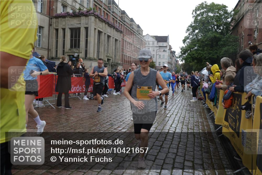 13.09.2026 - Kiel Lauf Yannick Fuchs http://msf.ph/oto/10421657 13.09.2026 10:54:38 Ziel 1287, 2506, 3939, 4091, 4502, 4938, 5302, 5560, 5821, 6166, 6889, 7046, 8542, 8867, 9297, 9424, 9462, 9633, 10015, 10740, 11156, 11529, 11760, 12268, 12526, 12529, 12710, 243, 394, 548, 932, 1127, 1343, 1613, 1740, 1765, 2196, 2259, 2471, 2579, 2746, 3293, 3337, 3649, 3729, 4246, 4264, 4310, 4525, 4582, 4827, 5119, 5318, 5392, 5578, 6063, 6208, 6519, 6571, 6887, 6888, 7276, 7535, 7558, 8328, 8640, 8711, 8849, 8925, 9088, 9400, 396, 454 meine-sportfotos.de