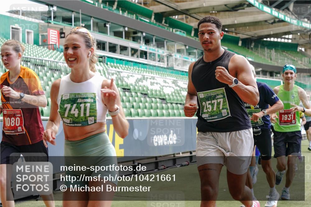13.09.2026 - 21. swb-Marathon Bremen Michael Burmester http://msf.ph/oto/10421661 13.09.2026 12:59:33 Laufen im Stadion 135, 141, 148, 191, 226, 232, 260, 342, 511, 651, 672, 745, 972, 1080, 1119, 1166, 1209, 1281, 1368, 1493, 1494, 1516, 1642, 1647, 1861, 1931, 1933, 1935, 1963, 2088, 2210, 2289, 2293, 2306, 2322, 2343, 2367, 2425, 2481, 2517, 2570, 2577, 2686, 2771, 2806, 2807, 2827, 2885, 2899, 2914, 2953, 2961, 2979, 3015, 3021, 3076, 3098, 3105, 3120, 3124, 3148, 3190, 3233, 3273, 3338, 3354, 3435, 3480, 3516, 3531, 3560, 3652, 3729, 3855, 3861, 3930, 3933, 3934, 205 meine-sportfotos.de
