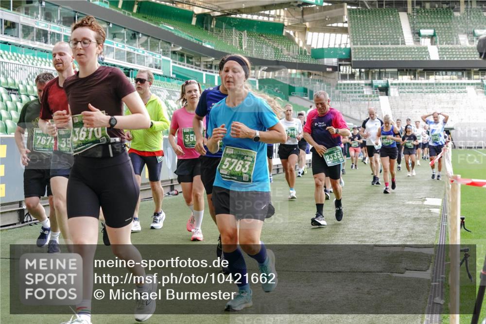 13.09.2026 - 21. swb-Marathon Bremen Michael Burmester http://msf.ph/oto/10421662 13.09.2026 13:22:24 Laufen im Stadion 128, 160, 211, 258, 343, 351, 423, 441, 571, 601, 609, 620, 708, 782, 851, 892, 1060, 1094, 1157, 1158, 1177, 1178, 1259, 1316, 1331, 1344, 1417, 1518, 1657, 1669, 1676, 1691, 1729, 1746, 1788, 1808, 1883, 2213, 2290, 2414, 2433, 2475, 2504, 2526, 2551, 2619, 2632, 2652, 2660, 2685, 2711, 2736, 2828, 2954, 2964, 2995, 3010, 3022, 3034, 3070, 3074, 3144, 3225, 3252, 3347, 3351, 3505, 3530, 3559, 3682, 3784, 4020, 4054, 4231, 4406, 4407, 4431, 4467, 4584, 1506 meine-sportfotos.de