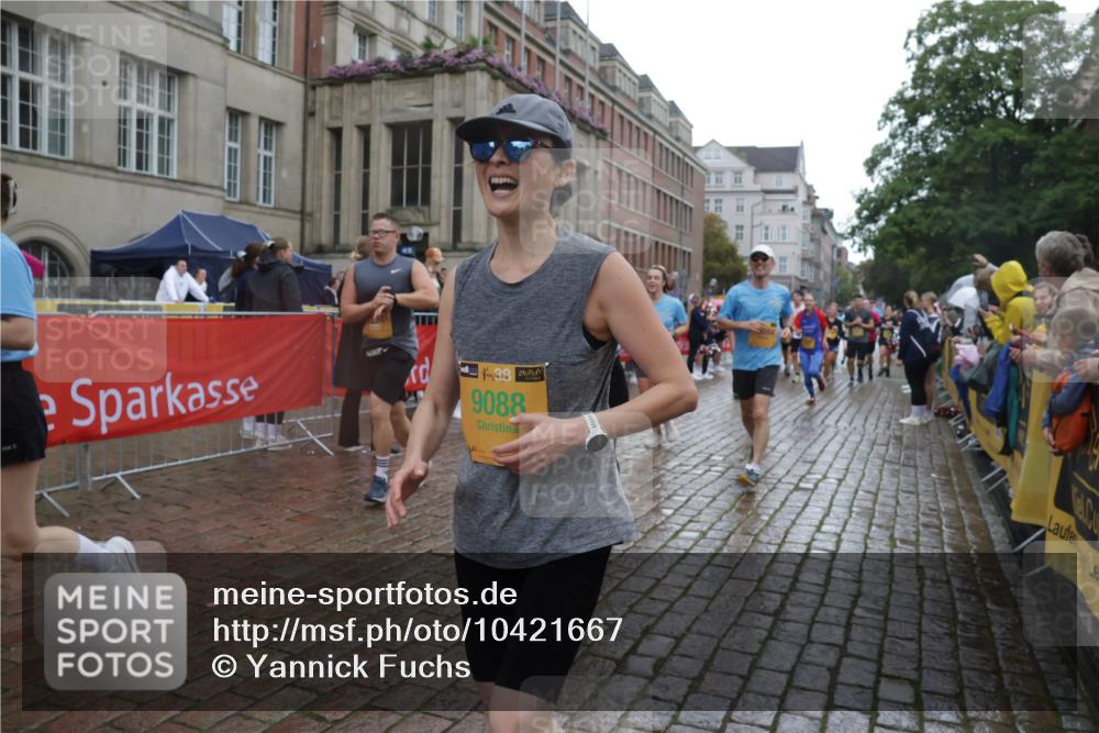 13.09.2026 - Kiel Lauf Yannick Fuchs http://msf.ph/oto/10421667 13.09.2026 10:54:39 Ziel 1063, 1287, 2506, 3939, 4091, 4502, 4772, 4938, 5302, 5560, 5821, 5923, 6166, 6889, 7046, 8542, 8867, 9297, 9424, 9462, 9633, 10015, 10740, 11156, 11529, 11760, 12268, 12526, 12529, 12710, 243, 394, 548, 932, 1127, 1343, 1613, 1740, 1765, 2196, 2259, 2471, 2579, 2746, 3293, 3337, 3649, 3729, 4246, 4264, 4310, 4525, 4582, 4827, 5119, 5318, 5392, 5560, 5578, 6063, 6208, 6519, 6571, 6887, 6888, 7276, 7558, 8328, 8640, 8711, 8849, 8925, 9088, 9400, 396, 454 meine-sportfotos.de