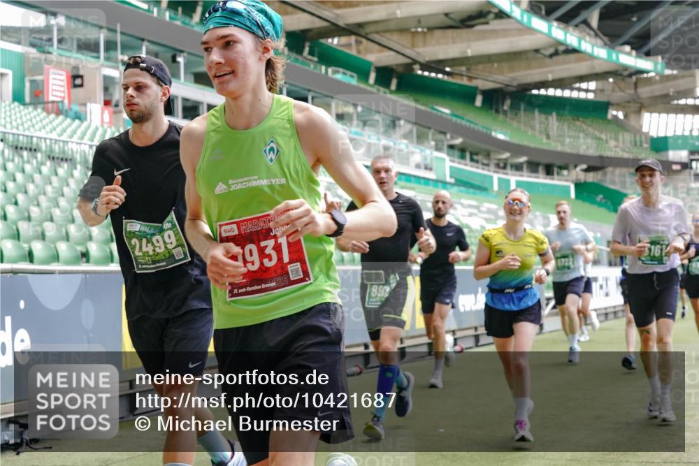 13.09.2026 - 21. swb-Marathon Bremen Michael Burmester http://msf.ph/oto/10421687 13.09.2026 12:59:35 Laufen im Stadion 135, 141, 148, 191, 226, 232, 260, 342, 511, 651, 745, 972, 1080, 1166, 1209, 1281, 1368, 1493, 1494, 1516, 1642, 1650, 1861, 1931, 1933, 1935, 1963, 2088, 2210, 2289, 2293, 2306, 2322, 2343, 2367, 2425, 2481, 2517, 2570, 2577, 2686, 2771, 2806, 2807, 2827, 2885, 2899, 2914, 2953, 2961, 2979, 3015, 3021, 3076, 3098, 3105, 3120, 3124, 3145, 3148, 3190, 3233, 3273, 3338, 3354, 3435, 3480, 3516, 3531, 3560, 3652, 3729, 3855, 3861, 3930, 3933, 3934, 205 meine-sportfotos.de