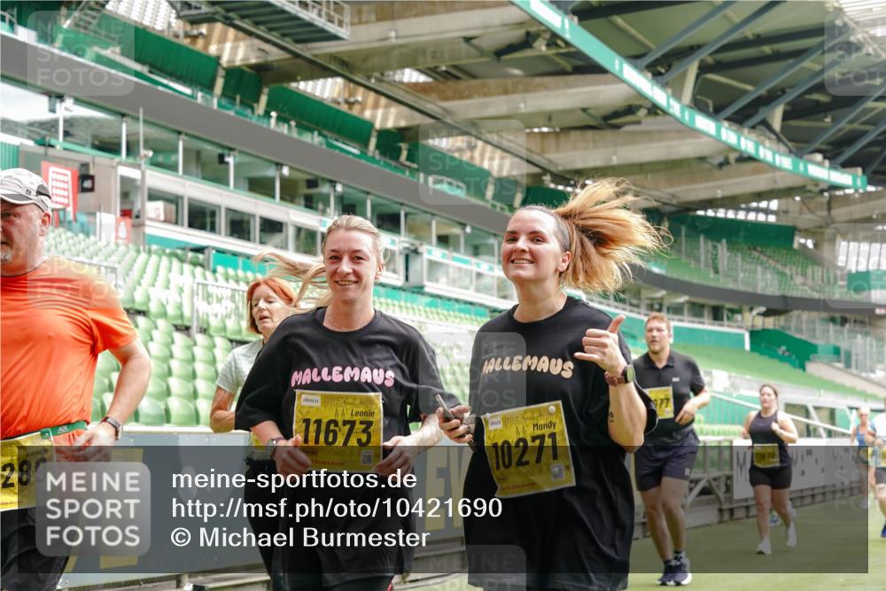 13.09.2026 - 21. swb-Marathon Bremen Michael Burmester http://msf.ph/oto/10421690 13.09.2026 10:45:11 Laufen im Stadion 10137, 10176, 10191, 10192, 10194, 10202, 10242, 10295, 10325, 10344, 10430, 10459, 10472, 10513, 10524, 10568, 10600, 10629, 10651, 10679, 10713, 10756, 10779, 10882, 10979, 10997, 10999, 11081, 11200, 11233, 11307, 11309, 11355, 11367, 11385, 11408, 11495, 11629, 11709, 11808, 11821, 11932, 11943, 12057, 12089, 12151, 12153, 12177, 12178, 12224, 12226, 12311, 12321, 12334, 12539, 10148, 10330 meine-sportfotos.de