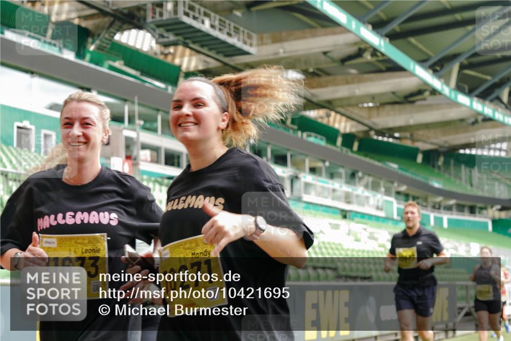 13.09.2026 - 21. swb-Marathon Bremen Michael Burmester http://msf.ph/oto/10421695 13.09.2026 10:45:11 Laufen im Stadion 10137, 10176, 10191, 10192, 10194, 10202, 10242, 10295, 10325, 10344, 10430, 10459, 10472, 10513, 10524, 10568, 10600, 10629, 10651, 10679, 10713, 10756, 10779, 10882, 10979, 10997, 10999, 11081, 11200, 11233, 11307, 11309, 11355, 11367, 11385, 11408, 11495, 11629, 11709, 11808, 11821, 11932, 11943, 12057, 12089, 12151, 12153, 12177, 12178, 12224, 12226, 12311, 12321, 12334, 12539, 10148, 10330 meine-sportfotos.de