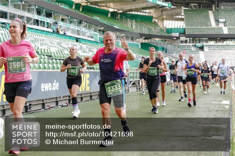 13.09.2026 - 21. swb-Marathon Bremen Michael Burmester http://msf.ph/oto/10421698 13.09.2026 13:22:26 Laufen im Stadion 128, 160, 211, 258, 343, 351, 423, 441, 571, 601, 609, 620, 708, 782, 851, 892, 1060, 1094, 1157, 1158, 1177, 1178, 1259, 1316, 1331, 1344, 1417, 1518, 1657, 1669, 1676, 1691, 1729, 1746, 1788, 1808, 1883, 2213, 2290, 2414, 2433, 2475, 2504, 2526, 2551, 2619, 2632, 2652, 2660, 2685, 2711, 2736, 2828, 2954, 2964, 2995, 3010, 3022, 3034, 3144, 3225, 3252, 3347, 3351, 3505, 3530, 3559, 3682, 3727, 3784, 4020, 4054, 4231, 4406, 4407, 4431, 4467, 4584, 1506 meine-sportfotos.de