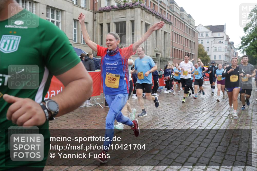 13.09.2026 - Kiel Lauf Yannick Fuchs http://msf.ph/oto/10421704 13.09.2026 10:54:42 Ziel 396, 796, 1063, 1287, 1940, 2506, 3511, 3939, 3950, 4091, 4502, 4772, 4938, 5302, 5521, 5821, 5923, 6166, 6889, 7046, 7696, 8222, 8484, 8542, 8867, 9297, 9424, 9633, 10015, 10134, 10740, 11529, 11760, 12268, 12529, 243, 394, 548, 932, 1127, 1287, 1343, 1613, 1765, 2196, 2259, 2471, 2579, 2746, 3293, 3337, 3649, 3729, 4246, 4310, 4525, 4582, 4827, 5318, 5392, 5560, 5578, 6063, 6166, 6208, 6519, 6571, 6887, 6888, 7276, 7558, 8328, 8640, 8711, 8849, 8925, 9400, 9462, 9633, 454 meine-sportfotos.de