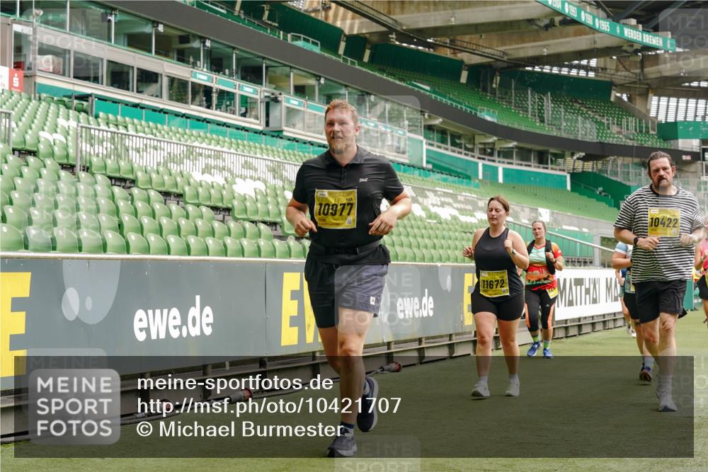 13.09.2026 - 21. swb-Marathon Bremen Michael Burmester http://msf.ph/oto/10421707 13.09.2026 10:45:13 Laufen im Stadion 10137, 10176, 10191, 10192, 10194, 10202, 10242, 10295, 10344, 10430, 10472, 10524, 10568, 10600, 10629, 10651, 10679, 10713, 10756, 10779, 10882, 10979, 10997, 10999, 11081, 11181, 11200, 11233, 11307, 11309, 11355, 11367, 11385, 11408, 11495, 11629, 11709, 11808, 11821, 11932, 11943, 12057, 12089, 12151, 12153, 12177, 12178, 12224, 12226, 12311, 12321, 12334, 12539, 10148, 10330 meine-sportfotos.de