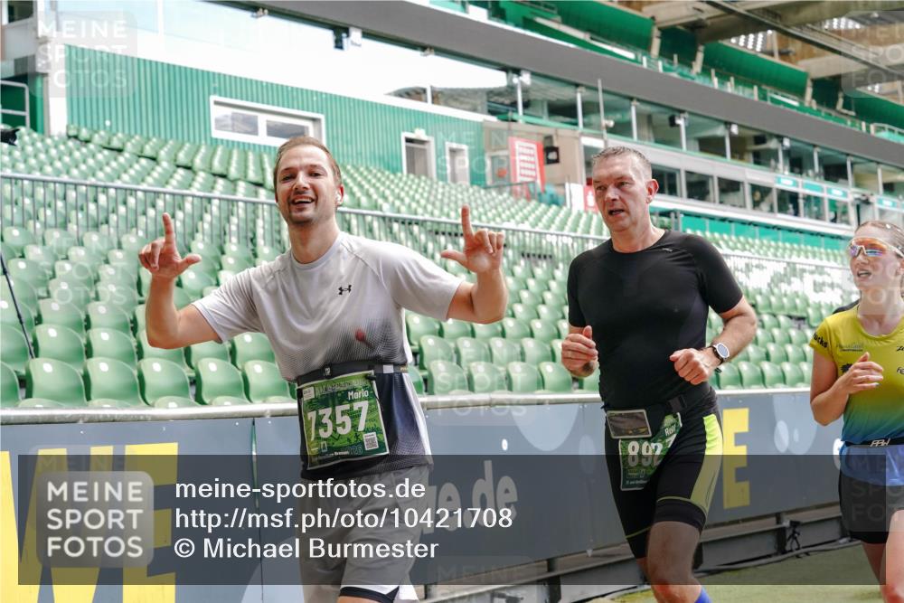 13.09.2026 - 21. swb-Marathon Bremen Michael Burmester http://msf.ph/oto/10421708 13.09.2026 12:59:36 Laufen im Stadion 135, 141, 148, 191, 226, 232, 260, 342, 511, 651, 745, 972, 1080, 1166, 1209, 1281, 1368, 1493, 1494, 1516, 1642, 1650, 1861, 1931, 1935, 1963, 2088, 2210, 2289, 2293, 2306, 2322, 2343, 2367, 2425, 2481, 2517, 2570, 2577, 2686, 2771, 2806, 2807, 2827, 2885, 2899, 2914, 2953, 2961, 2979, 3015, 3021, 3076, 3098, 3105, 3120, 3124, 3145, 3148, 3190, 3233, 3273, 3338, 3354, 3435, 3480, 3516, 3531, 3560, 3652, 3729, 3855, 3861, 3930, 3933, 3934, 205 meine-sportfotos.de
