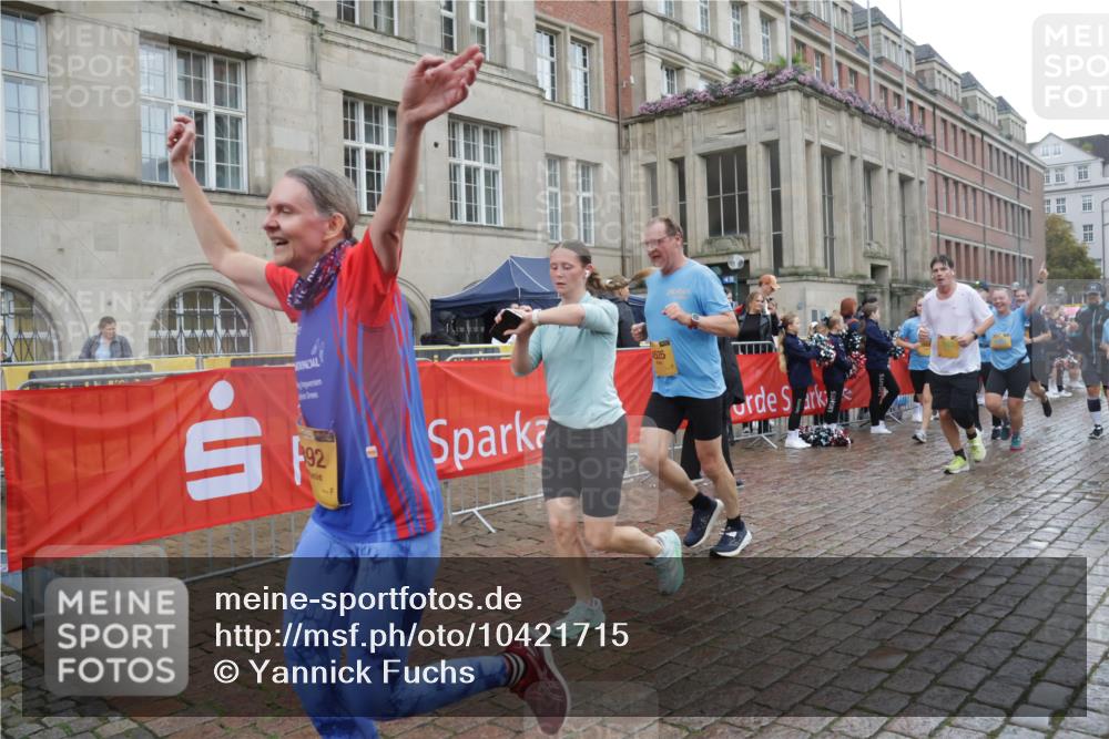 13.09.2026 - Kiel Lauf Yannick Fuchs http://msf.ph/oto/10421715 13.09.2026 10:54:42 Ziel 396, 796, 1063, 1287, 1940, 2506, 3511, 3939, 3950, 4091, 4502, 4772, 4938, 5302, 5521, 5821, 5923, 6166, 6889, 7046, 7696, 8222, 8484, 8542, 8867, 9297, 9424, 9633, 10015, 10134, 10740, 11529, 11760, 12268, 12529, 243, 394, 548, 932, 1127, 1287, 1343, 1613, 1765, 2196, 2259, 2471, 2579, 2746, 3293, 3337, 3649, 3729, 4246, 4310, 4525, 4582, 4827, 5318, 5392, 5560, 5578, 6063, 6166, 6208, 6519, 6571, 6887, 6888, 7276, 7558, 8328, 8640, 8711, 8849, 8925, 9400, 9462, 9633, 454 meine-sportfotos.de