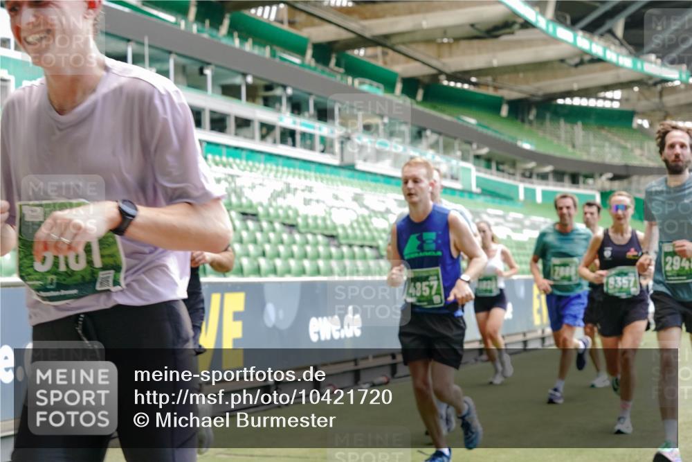 13.09.2026 - 21. swb-Marathon Bremen Michael Burmester http://msf.ph/oto/10421720 13.09.2026 12:59:37 Laufen im Stadion 135, 141, 148, 191, 226, 232, 260, 342, 511, 651, 745, 972, 1080, 1166, 1209, 1281, 1368, 1493, 1494, 1516, 1642, 1650, 1861, 1931, 1935, 1963, 2088, 2210, 2289, 2293, 2306, 2322, 2343, 2367, 2425, 2481, 2517, 2570, 2577, 2686, 2771, 2806, 2807, 2827, 2885, 2899, 2914, 2953, 2961, 2979, 3015, 3021, 3076, 3098, 3105, 3120, 3124, 3145, 3148, 3190, 3233, 3273, 3354, 3435, 3480, 3516, 3531, 3560, 3652, 3729, 3855, 3861, 3930, 3933, 3934, 205 meine-sportfotos.de