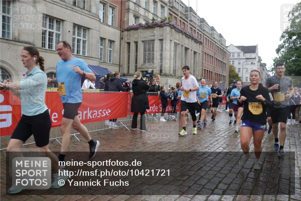 13.09.2026 - Kiel Lauf Yannick Fuchs http://msf.ph/oto/10421721 13.09.2026 10:54:43 Ziel 396, 796, 1063, 1619, 1659, 1940, 2506, 3162, 3511, 3939, 3950, 4091, 4502, 4772, 4938, 5302, 5521, 5770, 5821, 5923, 6889, 7046, 7696, 8222, 8374, 8484, 8542, 8867, 9297, 9424, 10015, 10134, 10740, 11529, 11760, 12268, 12529, 243, 394, 548, 932, 1127, 1287, 1343, 1613, 1765, 2196, 2259, 2471, 2579, 2746, 3293, 3337, 3729, 4246, 4310, 4502, 4525, 4582, 4827, 5318, 5392, 5560, 5578, 6063, 6166, 6208, 6519, 6571, 6887, 6888, 7558, 8328, 8640, 8711, 8849, 9400, 9462, 9633, 454 meine-sportfotos.de