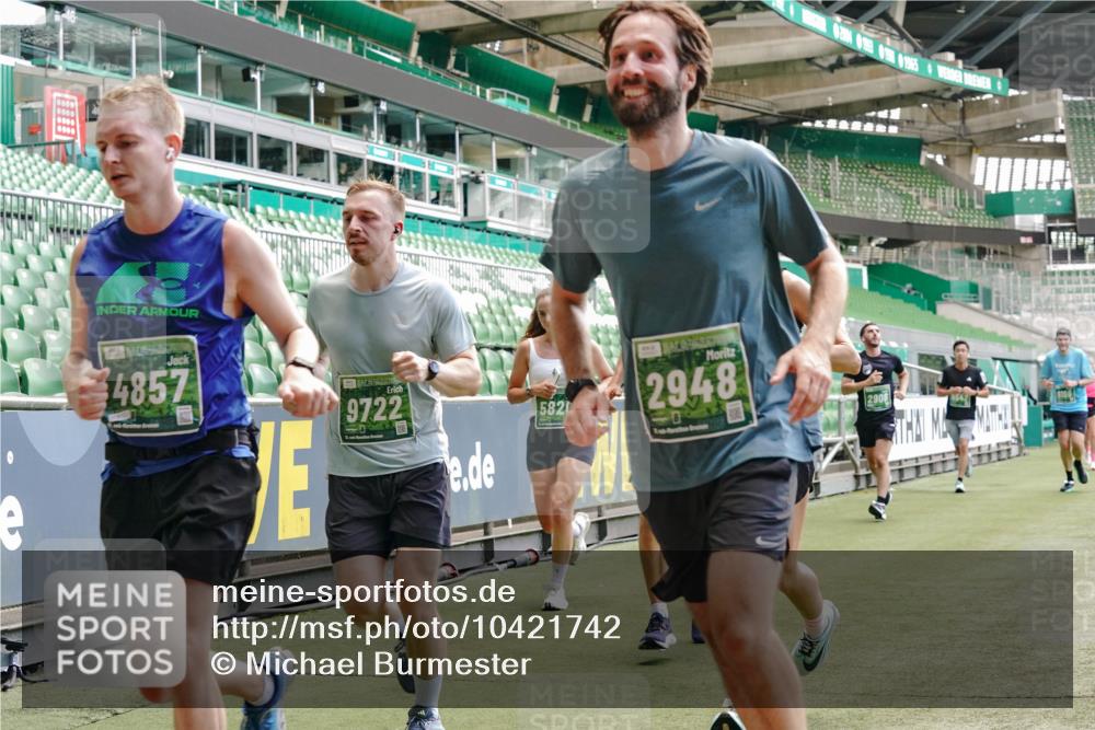 13.09.2026 - 21. swb-Marathon Bremen Michael Burmester http://msf.ph/oto/10421742 13.09.2026 12:59:38 Laufen im Stadion 135, 148, 191, 226, 232, 260, 342, 651, 745, 972, 1080, 1166, 1209, 1281, 1368, 1493, 1494, 1516, 1642, 1650, 1861, 1931, 1935, 1963, 2088, 2210, 2289, 2293, 2306, 2322, 2343, 2367, 2425, 2481, 2517, 2570, 2577, 2686, 2771, 2806, 2807, 2827, 2885, 2899, 2914, 2953, 2961, 2979, 3015, 3021, 3076, 3098, 3105, 3120, 3124, 3145, 3148, 3190, 3233, 3273, 3354, 3435, 3480, 3516, 3531, 3560, 3652, 3729, 3855, 3861, 3930, 3933, 3934, 205 meine-sportfotos.de