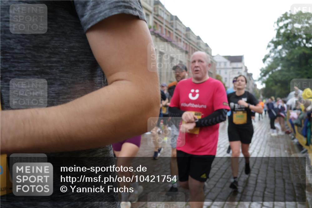 13.09.2026 - Kiel Lauf Yannick Fuchs http://msf.ph/oto/10421754 13.09.2026 10:54:45 Ziel 396, 459, 796, 1063, 1619, 1659, 1940, 2747, 3162, 3511, 3939, 3950, 4091, 4772, 4938, 5302, 5521, 5770, 5821, 5923, 6889, 7046, 7696, 8222, 8374, 8484, 8542, 9297, 9424, 10015, 10134, 10740, 11760, 12268, 12529, 243, 394, 548, 932, 1127, 1287, 1343, 1613, 1765, 2196, 2259, 2471, 2506, 2579, 3293, 3337, 3729, 4246, 4310, 4502, 4582, 4827, 5318, 5560, 5578, 6063, 6166, 6208, 6571, 6887, 6888, 7558, 8328, 8640, 8711, 8849, 9400, 9462, 9633, 454, 1815, 3084, 243 meine-sportfotos.de
