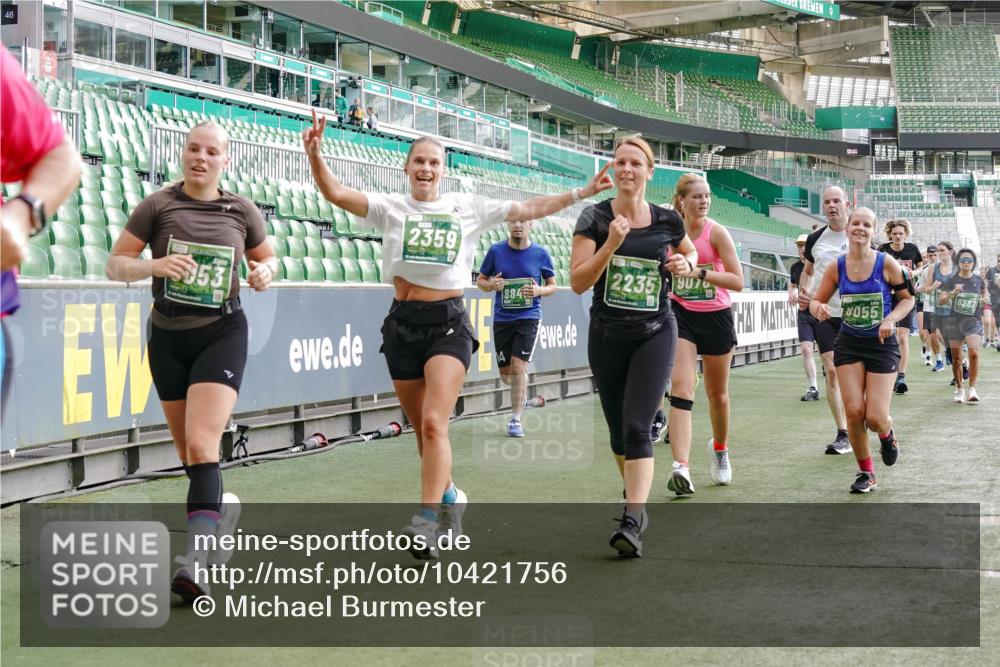 13.09.2026 - 21. swb-Marathon Bremen Michael Burmester http://msf.ph/oto/10421756 13.09.2026 13:22:28 Laufen im Stadion 128, 160, 211, 258, 343, 351, 423, 441, 533, 571, 601, 609, 620, 708, 782, 851, 892, 1060, 1094, 1157, 1158, 1177, 1178, 1259, 1316, 1331, 1344, 1417, 1518, 1657, 1669, 1676, 1691, 1729, 1746, 1788, 1883, 2213, 2290, 2414, 2433, 2475, 2504, 2526, 2551, 2619, 2632, 2652, 2660, 2685, 2711, 2736, 2828, 2954, 2964, 2995, 3010, 3022, 3034, 3144, 3225, 3252, 3347, 3351, 3505, 3530, 3559, 3682, 3727, 3784, 4020, 4054, 4231, 4406, 4407, 4431, 4467, 4584, 1506 meine-sportfotos.de