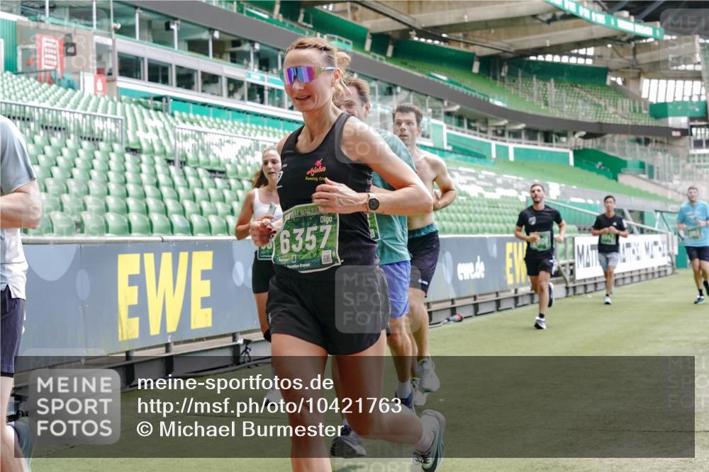 13.09.2026 - 21. swb-Marathon Bremen Michael Burmester http://msf.ph/oto/10421763 13.09.2026 12:59:39 Laufen im Stadion 135, 148, 191, 226, 232, 260, 342, 651, 745, 972, 1080, 1166, 1209, 1281, 1368, 1493, 1494, 1516, 1642, 1650, 1861, 1931, 1935, 1963, 2088, 2210, 2289, 2293, 2306, 2322, 2343, 2367, 2425, 2481, 2517, 2570, 2577, 2686, 2771, 2806, 2807, 2827, 2885, 2899, 2914, 2953, 2961, 2979, 3015, 3021, 3076, 3098, 3105, 3120, 3124, 3145, 3148, 3190, 3233, 3273, 3354, 3435, 3480, 3516, 3531, 3560, 3652, 3729, 3855, 3861, 3930, 3933, 3934, 205 meine-sportfotos.de