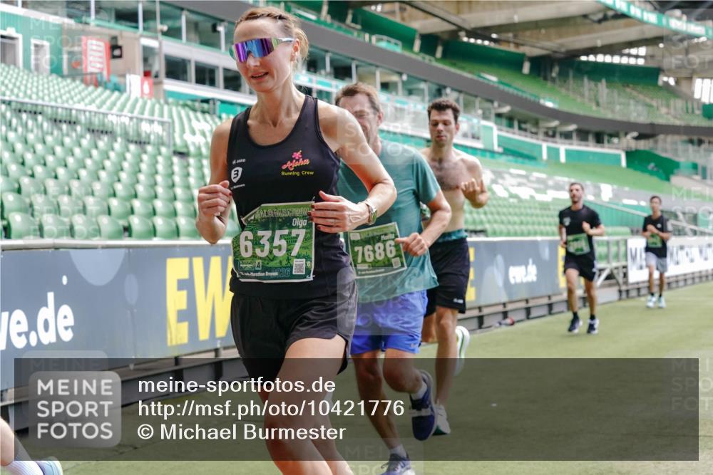 13.09.2026 - 21. swb-Marathon Bremen Michael Burmester http://msf.ph/oto/10421776 13.09.2026 12:59:39 Laufen im Stadion 135, 148, 191, 226, 232, 260, 342, 651, 745, 972, 1080, 1166, 1209, 1281, 1368, 1493, 1494, 1516, 1642, 1650, 1861, 1931, 1935, 1963, 2088, 2210, 2289, 2293, 2306, 2322, 2343, 2367, 2425, 2481, 2517, 2570, 2577, 2686, 2771, 2806, 2807, 2827, 2885, 2899, 2914, 2953, 2961, 2979, 3015, 3021, 3076, 3098, 3105, 3120, 3124, 3145, 3148, 3190, 3233, 3273, 3354, 3435, 3480, 3516, 3531, 3560, 3652, 3729, 3855, 3861, 3930, 3933, 3934, 205 meine-sportfotos.de