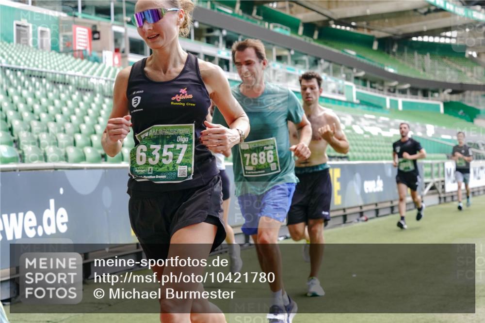13.09.2026 - 21. swb-Marathon Bremen Michael Burmester http://msf.ph/oto/10421780 13.09.2026 12:59:39 Laufen im Stadion 135, 148, 191, 226, 232, 260, 342, 651, 745, 972, 1080, 1166, 1209, 1281, 1368, 1493, 1494, 1516, 1642, 1650, 1861, 1931, 1935, 1963, 2088, 2210, 2289, 2293, 2306, 2322, 2343, 2367, 2425, 2481, 2517, 2570, 2577, 2686, 2771, 2806, 2807, 2827, 2885, 2899, 2914, 2953, 2961, 2979, 3015, 3021, 3076, 3098, 3105, 3120, 3124, 3145, 3148, 3190, 3233, 3273, 3354, 3435, 3480, 3516, 3531, 3560, 3652, 3729, 3855, 3861, 3930, 3933, 3934, 205 meine-sportfotos.de