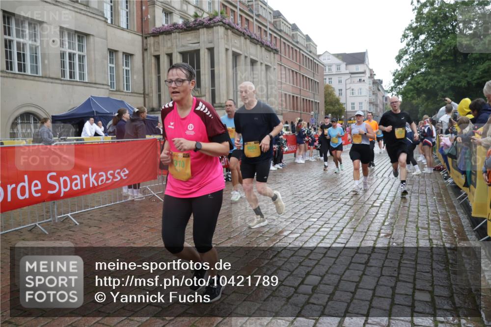 13.09.2026 - Kiel Lauf Yannick Fuchs http://msf.ph/oto/10421789 13.09.2026 10:54:48 Ziel 396, 454, 459, 796, 1063, 1619, 1659, 1940, 2747, 3162, 3511, 3939, 3950, 4091, 4772, 4938, 5302, 5521, 5770, 5890, 5923, 6842, 6889, 7046, 7419, 7696, 8222, 8374, 8484, 8519, 9297, 9424, 10015, 10134, 10148, 10740, 12268, 394, 932, 1127, 1287, 1613, 1765, 2259, 2506, 3729, 4246, 4310, 4502, 4827, 5318, 5560, 5578, 6063, 6166, 6208, 6571, 6887, 7558, 8328, 8640, 8711, 9462, 9633, 1459, 1815, 1973, 3084, 243 meine-sportfotos.de