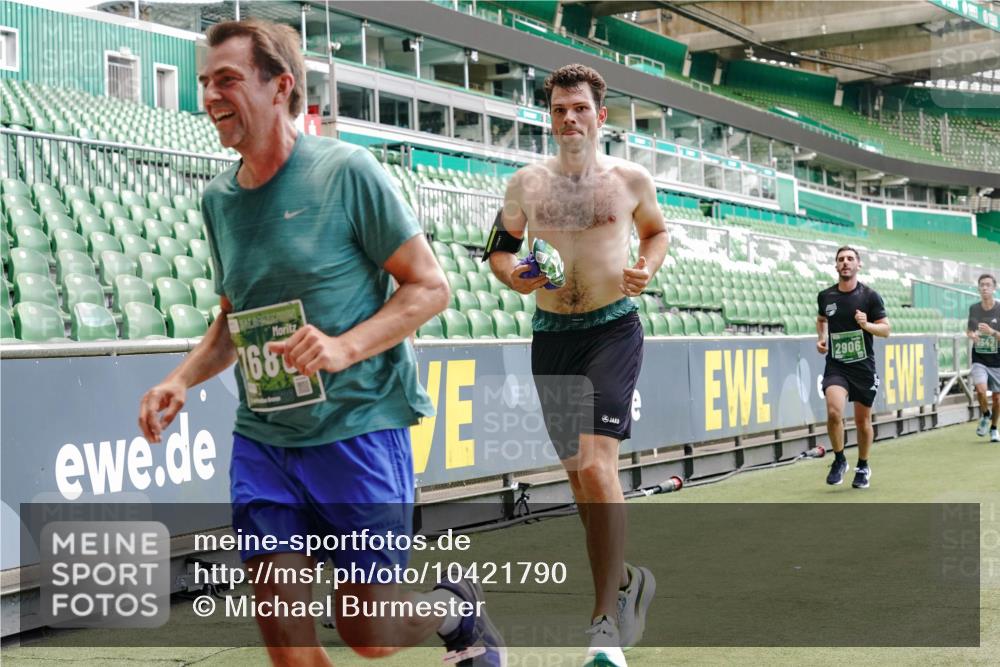 13.09.2026 - 21. swb-Marathon Bremen Michael Burmester http://msf.ph/oto/10421790 13.09.2026 12:59:39 Laufen im Stadion 135, 148, 191, 226, 232, 260, 342, 651, 745, 972, 1080, 1166, 1209, 1281, 1368, 1493, 1494, 1516, 1642, 1650, 1861, 1931, 1935, 1963, 2088, 2210, 2289, 2293, 2306, 2322, 2343, 2367, 2425, 2481, 2517, 2570, 2577, 2686, 2771, 2806, 2807, 2827, 2885, 2899, 2914, 2953, 2961, 2979, 3015, 3021, 3076, 3098, 3105, 3120, 3124, 3145, 3148, 3190, 3233, 3273, 3354, 3435, 3480, 3516, 3531, 3560, 3652, 3729, 3855, 3861, 3930, 3933, 3934, 205 meine-sportfotos.de