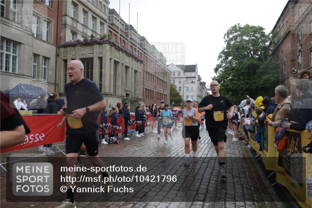 13.09.2026 - Kiel Lauf Yannick Fuchs http://msf.ph/oto/10421796 13.09.2026 10:54:48 Ziel 396, 454, 459, 796, 1063, 1619, 1659, 1940, 2747, 3162, 3511, 3939, 3950, 4091, 4772, 4938, 5302, 5521, 5770, 5890, 5923, 6842, 6889, 7046, 7419, 7696, 8222, 8374, 8484, 8519, 9297, 9424, 10015, 10134, 10148, 10740, 12268, 394, 932, 1127, 1287, 1613, 1765, 2259, 2506, 3729, 4246, 4310, 4502, 4827, 5318, 5560, 5578, 6063, 6166, 6208, 6571, 6887, 7558, 8328, 8640, 8711, 9462, 9633, 1459, 1815, 1973, 3084, 243 meine-sportfotos.de
