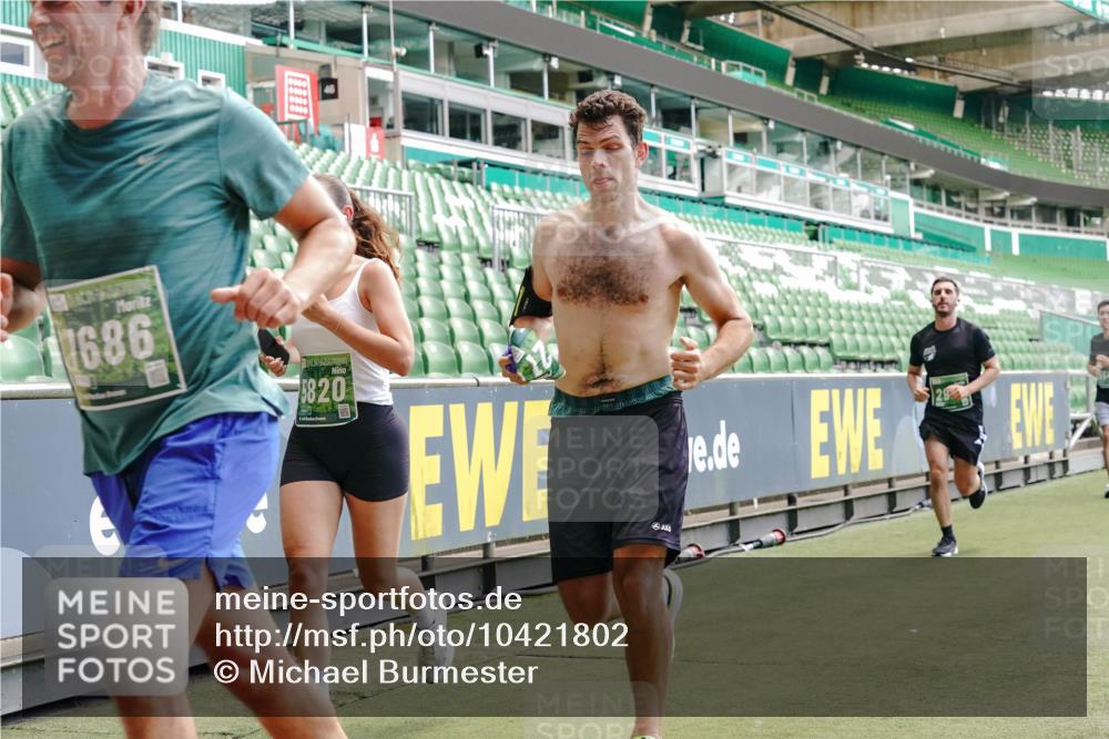 13.09.2026 - 21. swb-Marathon Bremen Michael Burmester http://msf.ph/oto/10421802 13.09.2026 12:59:40 Laufen im Stadion 135, 148, 191, 226, 232, 260, 342, 651, 745, 972, 1080, 1166, 1209, 1281, 1368, 1493, 1494, 1516, 1642, 1650, 1861, 1931, 1935, 1963, 2088, 2210, 2289, 2293, 2306, 2322, 2343, 2367, 2425, 2481, 2517, 2570, 2577, 2686, 2771, 2806, 2807, 2827, 2885, 2899, 2906, 2914, 2953, 2961, 2979, 3015, 3021, 3076, 3098, 3105, 3120, 3124, 3145, 3190, 3233, 3273, 3354, 3435, 3480, 3516, 3531, 3560, 3652, 3729, 3855, 3861, 3930, 3934, 205 meine-sportfotos.de